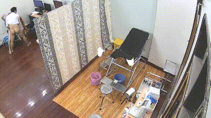 2熟女人妻 在私人妇科诊所偷情男医生 被无套内射 再免费检查一下骚逼顺便清理干净精液