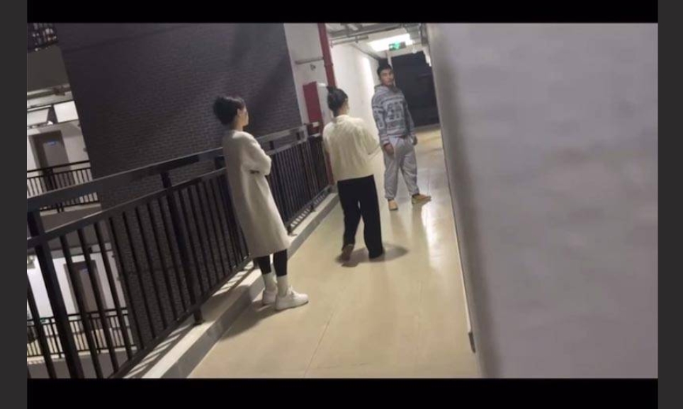 广州华商学院男生带外校女生进活动室口交 同学举报导致其被辅导员抓包 现场社死