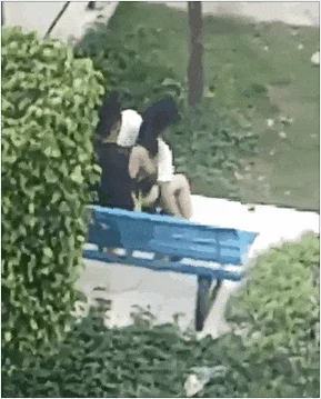 精彩公共场所啪啪被偷拍 最强刺激性爱甄选 小情侣学校走廊做爱 饥渴小情侣席地而战