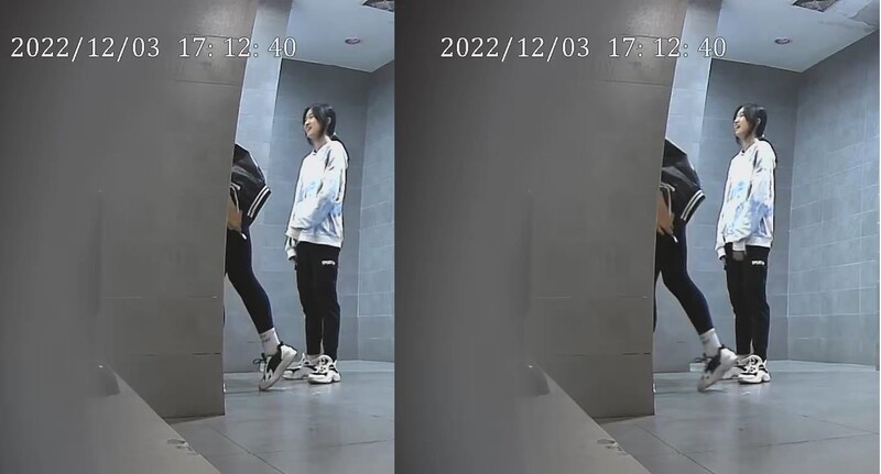 小伙迁入偷拍 学校附近商场 来俩学生妹 拍个嫩的尝尝鲜