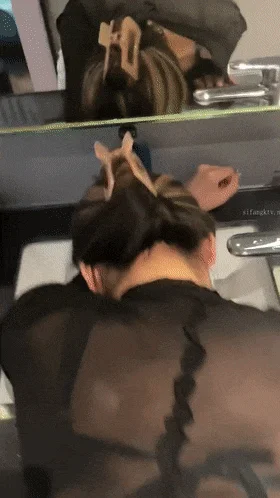 大专学生妹 从KTV到家中电梯口交镜子前啪啪 极品嫩妹干爽了！