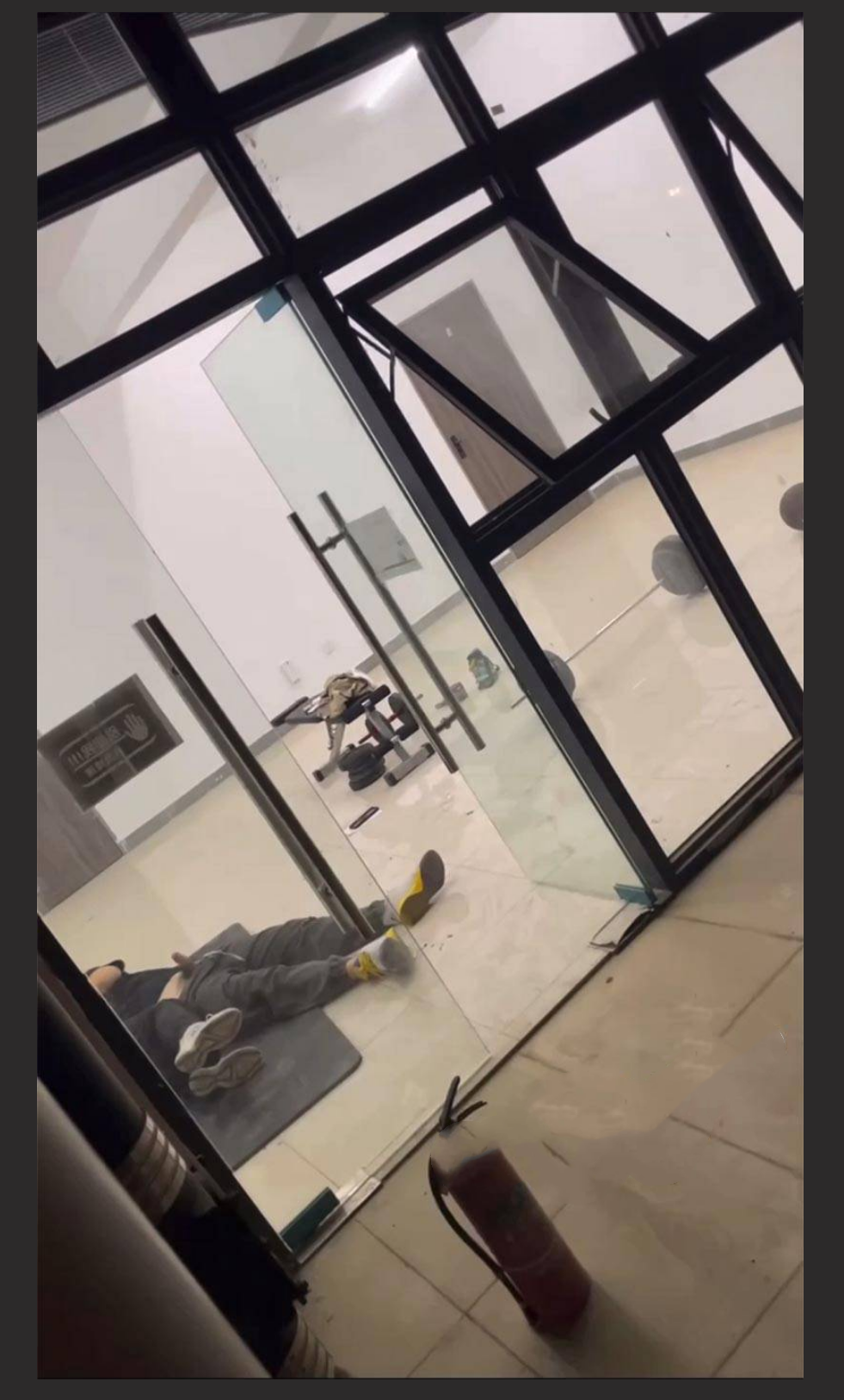 广州华商学院男生带外校女生进活动室口交 同学举报导致其被辅导员抓包 现场社死