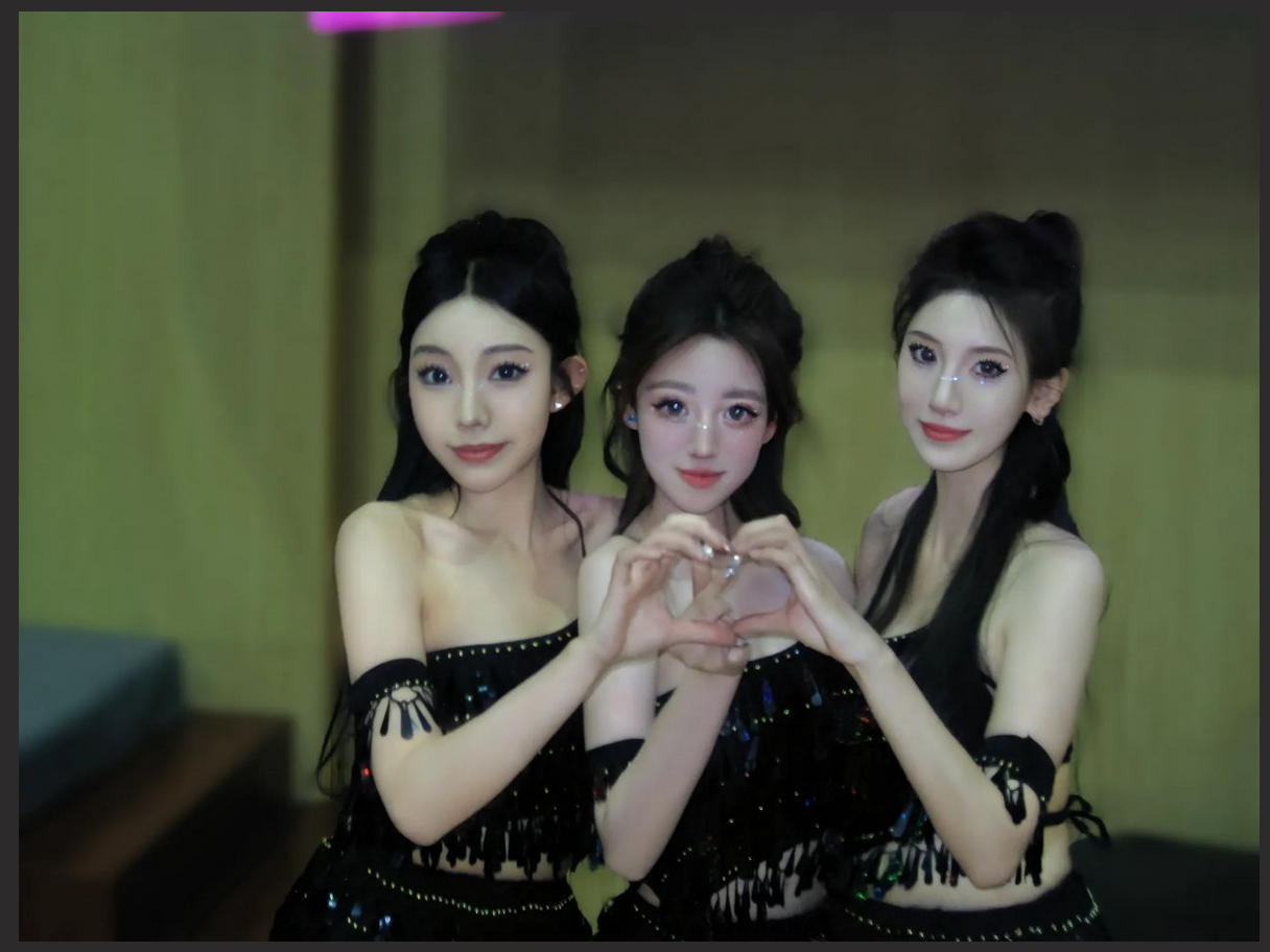 山西工商学院交谊舞事件视频 舞台甩奶看呆观众 坚持眺完了愣是没停，佩服啊