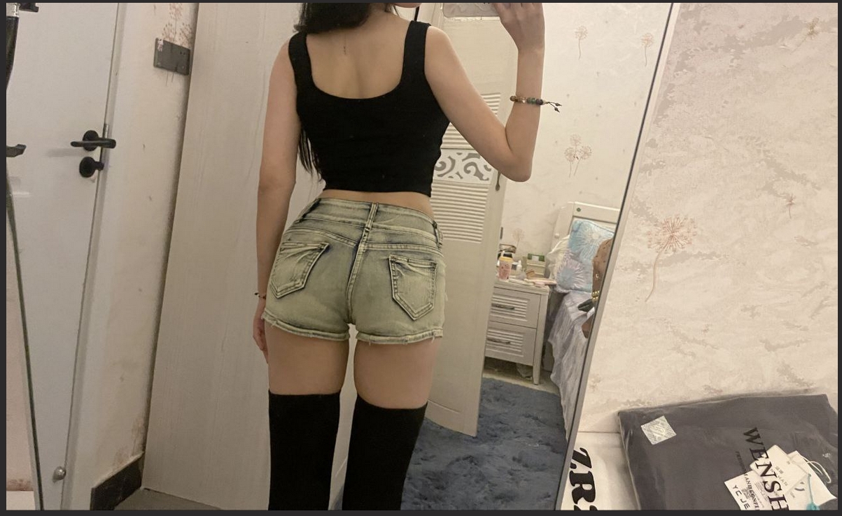 极品巨乳嫩穴卫校女生 小小年纪就玩的这么刺激 嫩逼太久操了