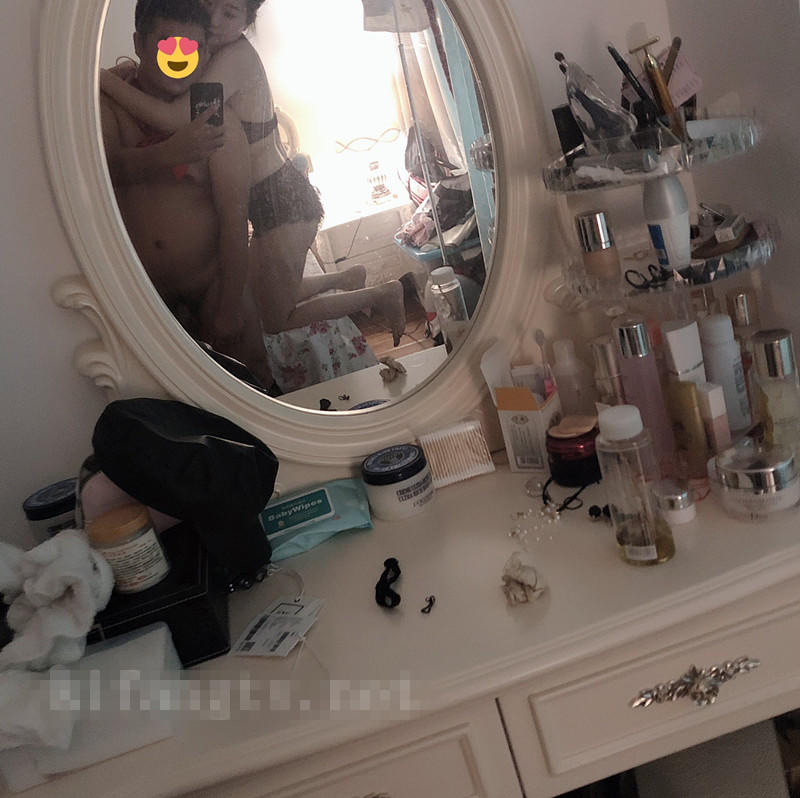 极品超清纯淫妻女神dashan333出轨全过程，带聊天记录