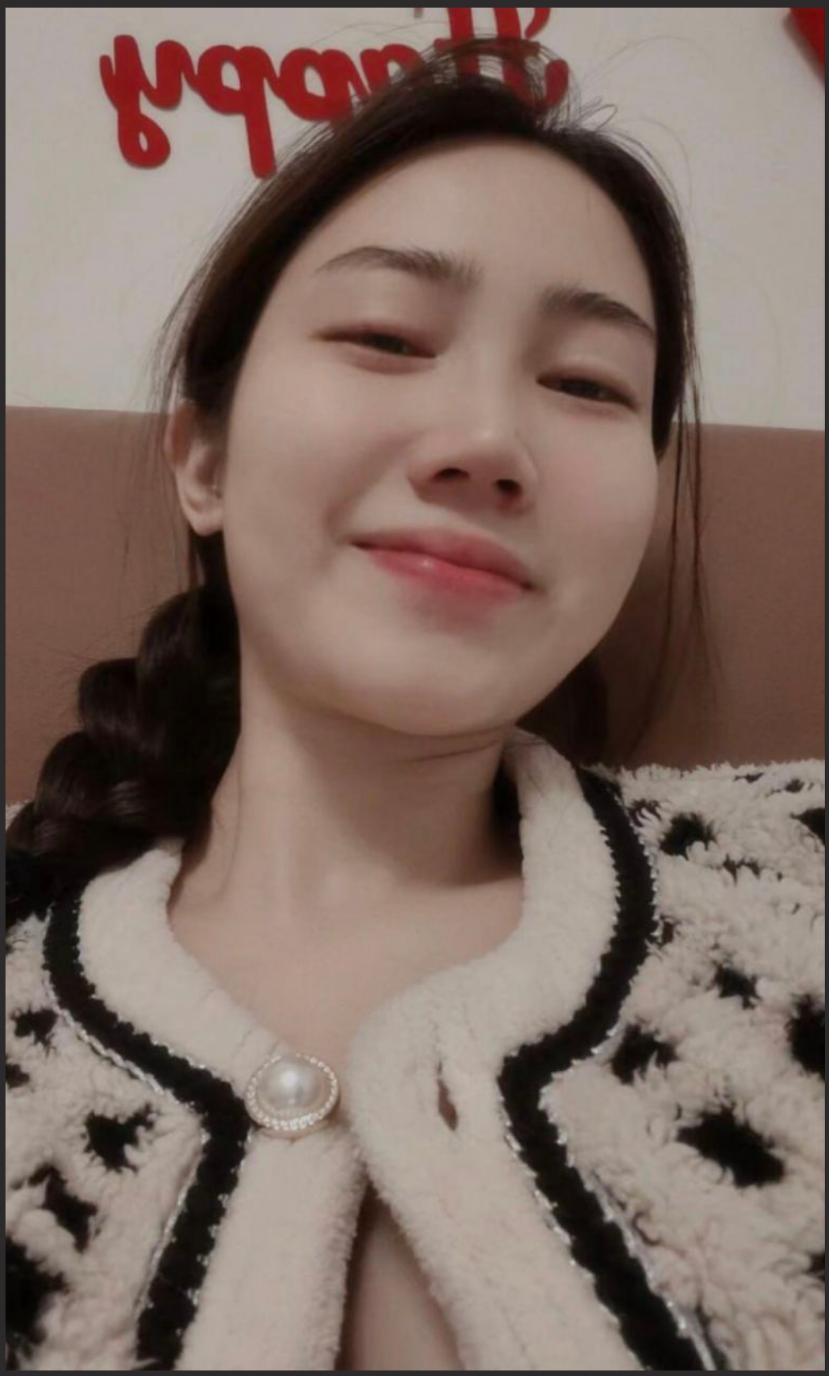 山东最美的爱妻 崔XK 被绿帽癖老公送人操 请把你们的精液都射给她