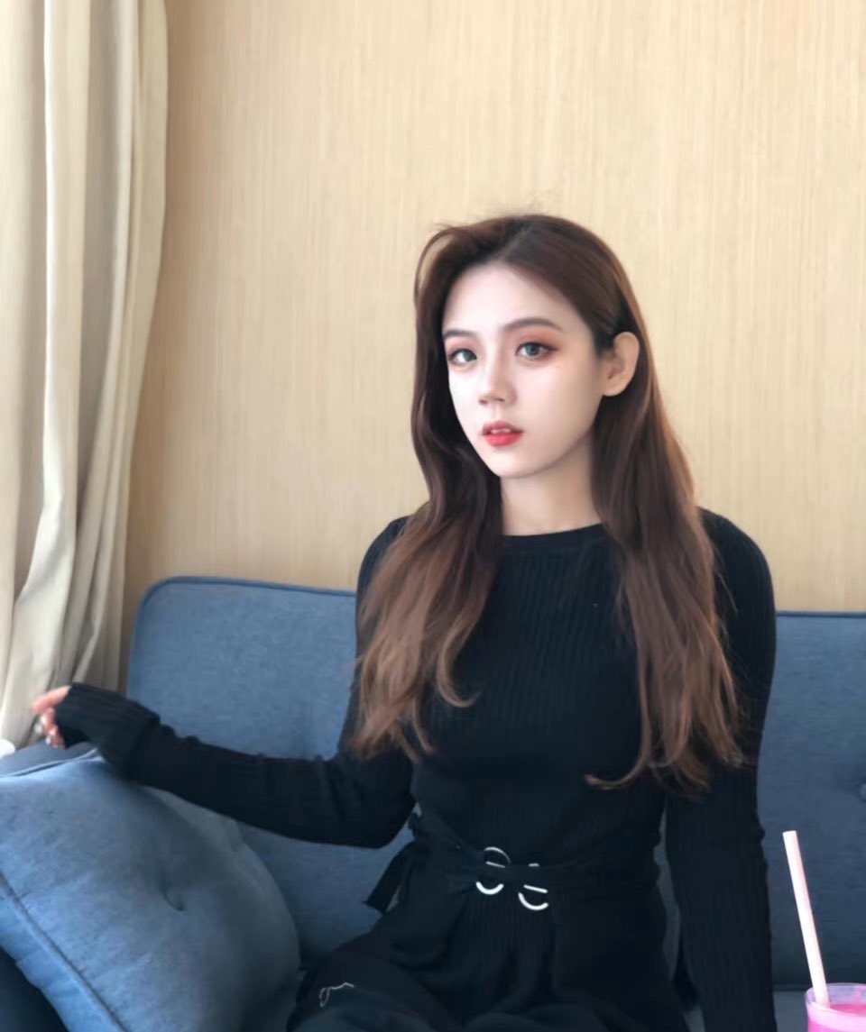 背德人妻 用大鸡巴卸下她的高冷外表 见证她和平时不一样的一面