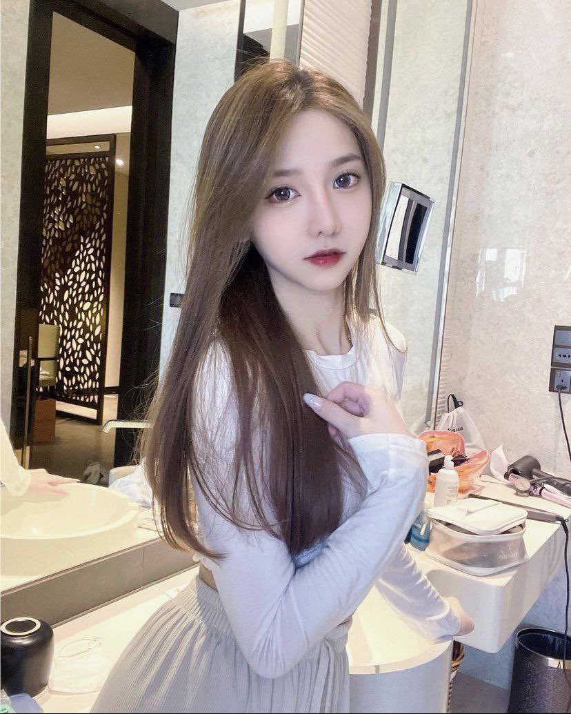 大长腿美少女又纯又欲 小闷骚型 后门已开发好 水嫩一线天白虎嫩B 被金主各种啪啪蹂躏有钱人的玩物