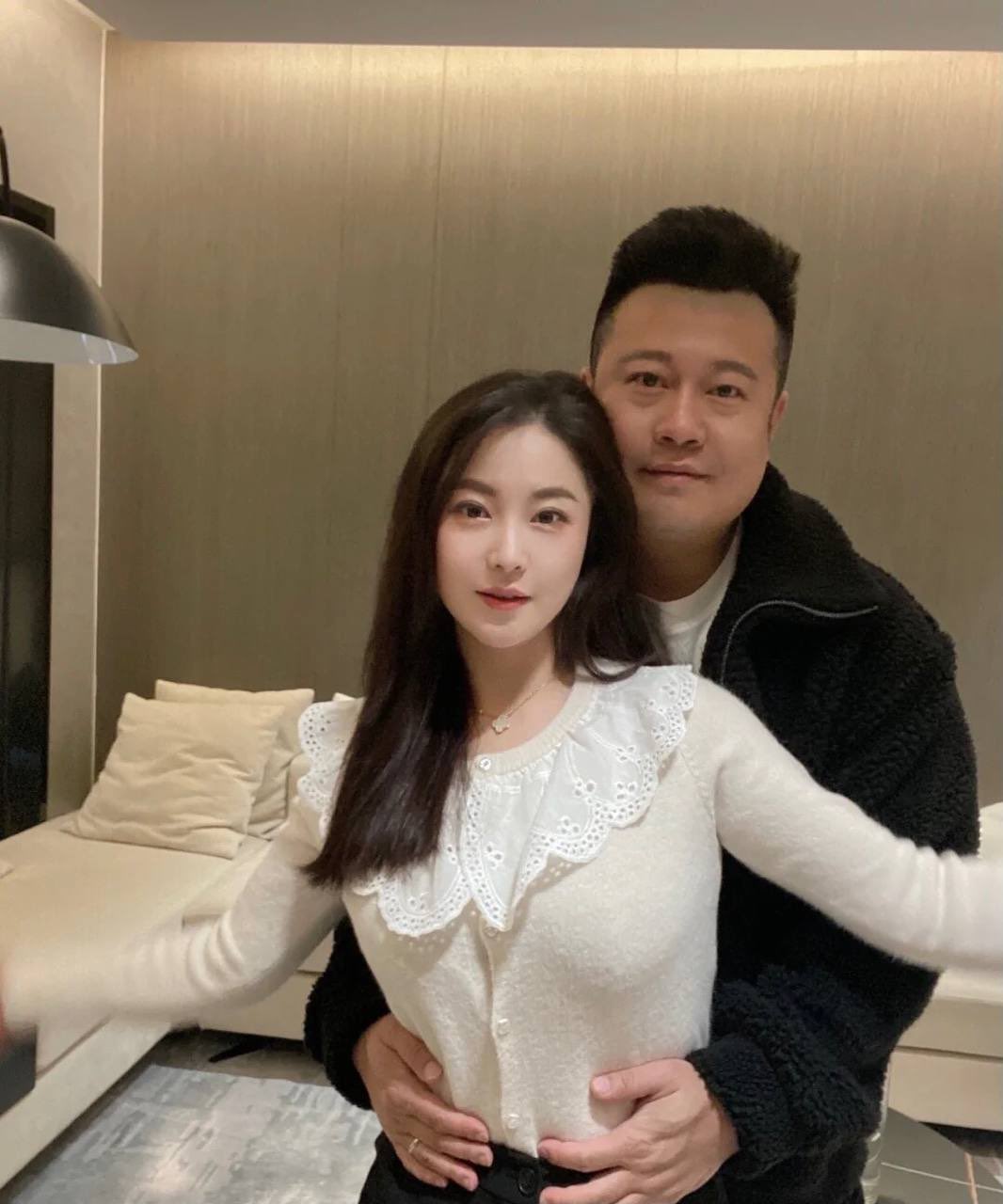 背德人妻 用大鸡巴卸下她的高冷外表 见证她和平时不一样的一面