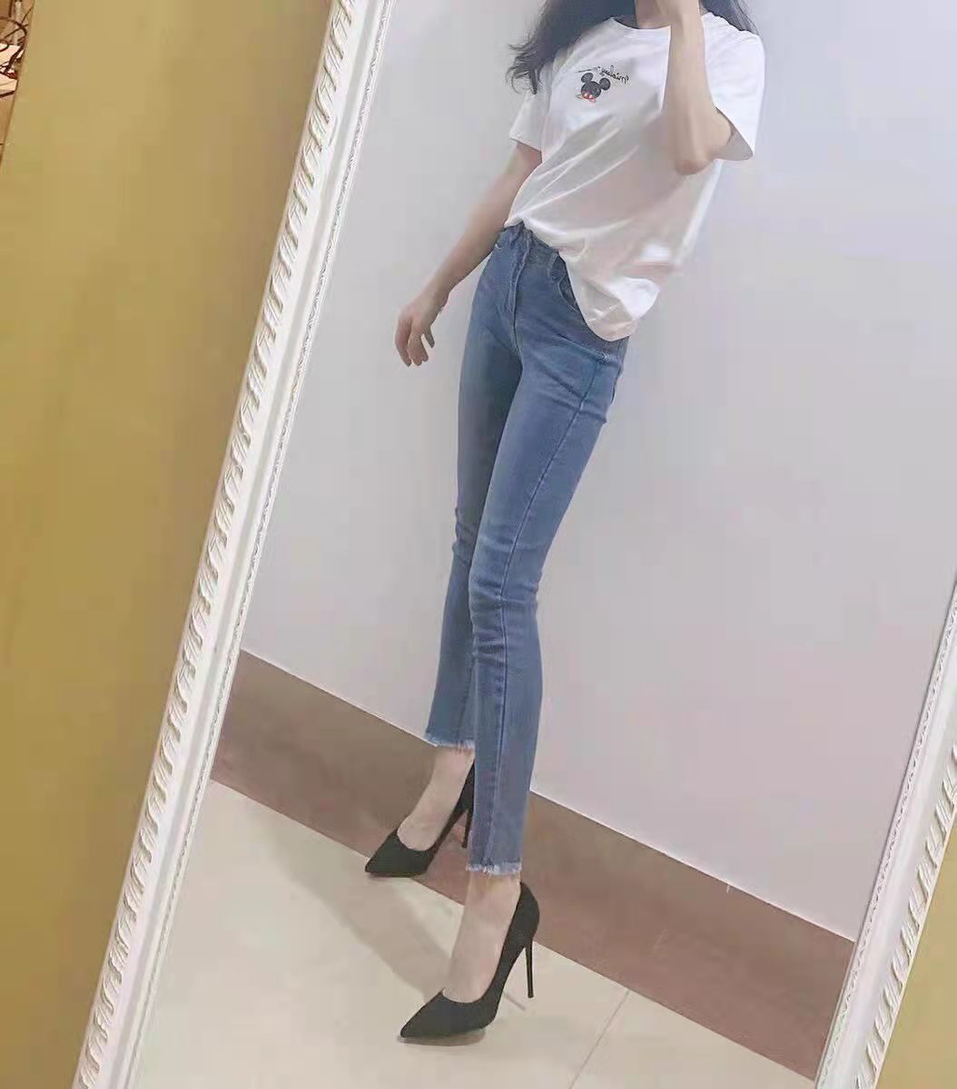 ❤️纯情小骚货❤️哥哥你怎么这么硬呀 人家还没有做什么呢 喜欢大大的 硬硬的 长长的 大家猜猜是什么