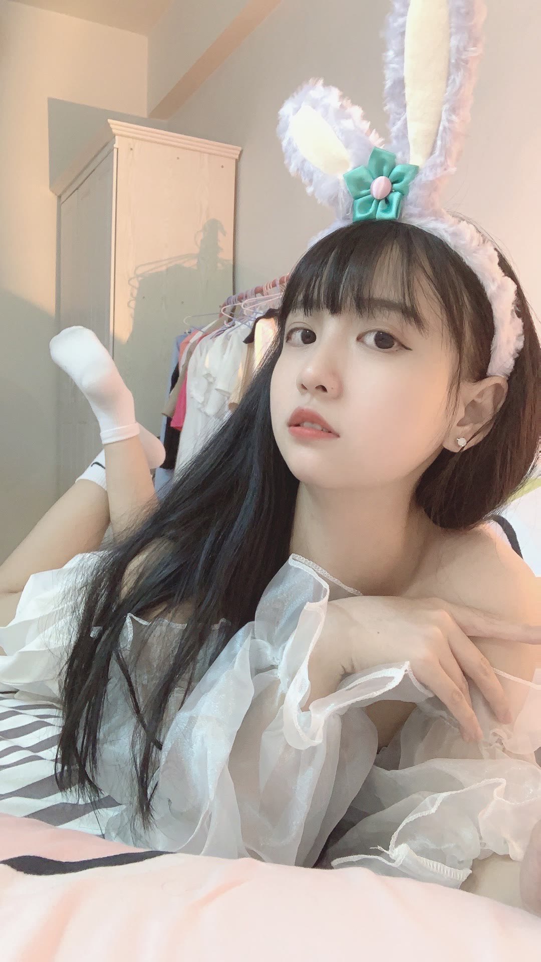 ❤️纯情小骚货❤️哥哥你怎么这么硬呀 人家还没有做什么呢 喜欢大大的 硬硬的 长长的 大家猜猜是什么