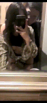 老公越来越会玩了,现在喜欢喜欢我当面绿他!老婆一边享受着大家把哥哥阵阵的抽插,一边和男人聊着性爱话题