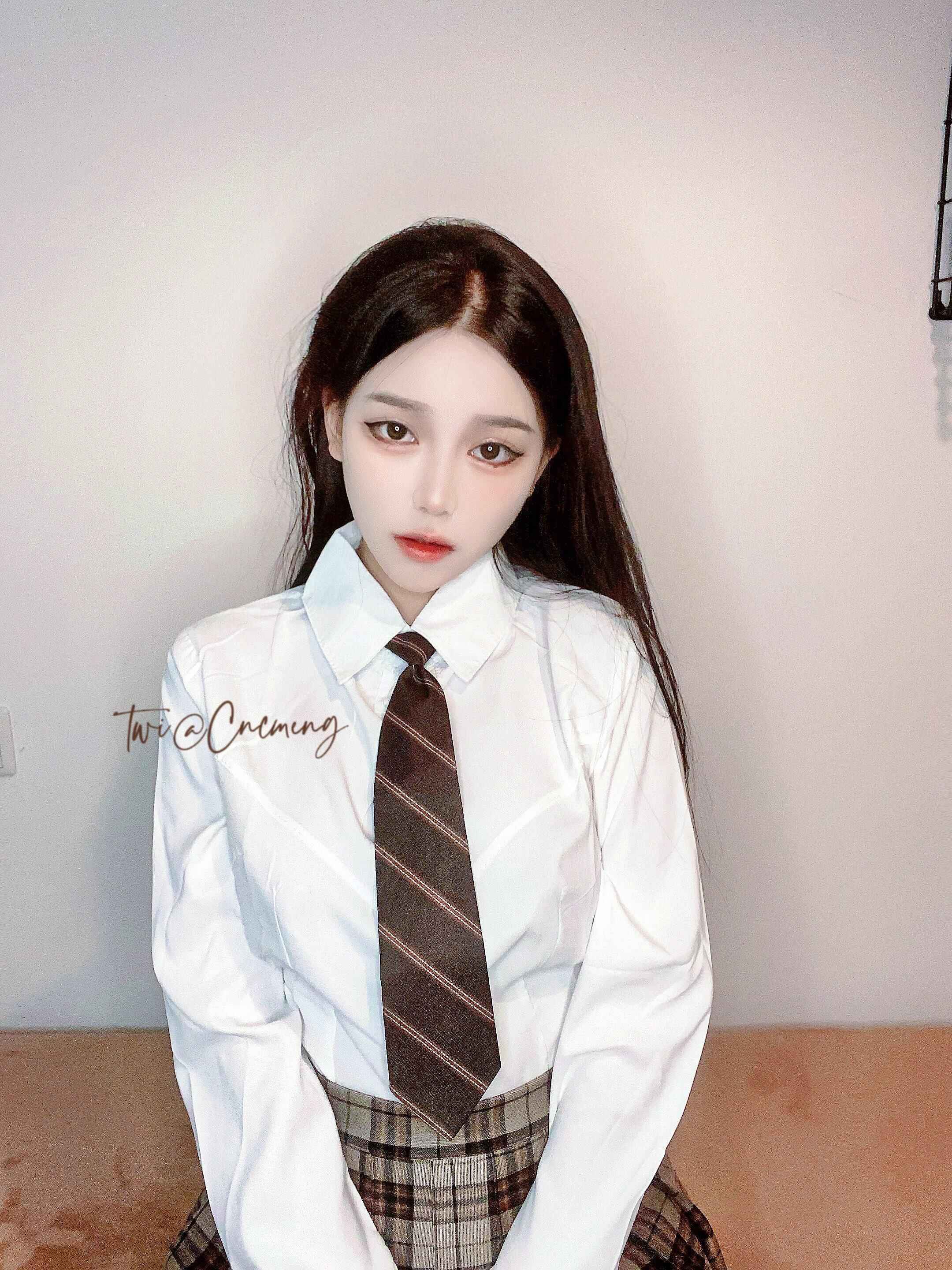 ❤️纯情小骚货❤️哥哥你怎么这么硬呀 人家还没有做什么呢 喜欢大大的 硬硬的 长长的 大家猜猜是什么