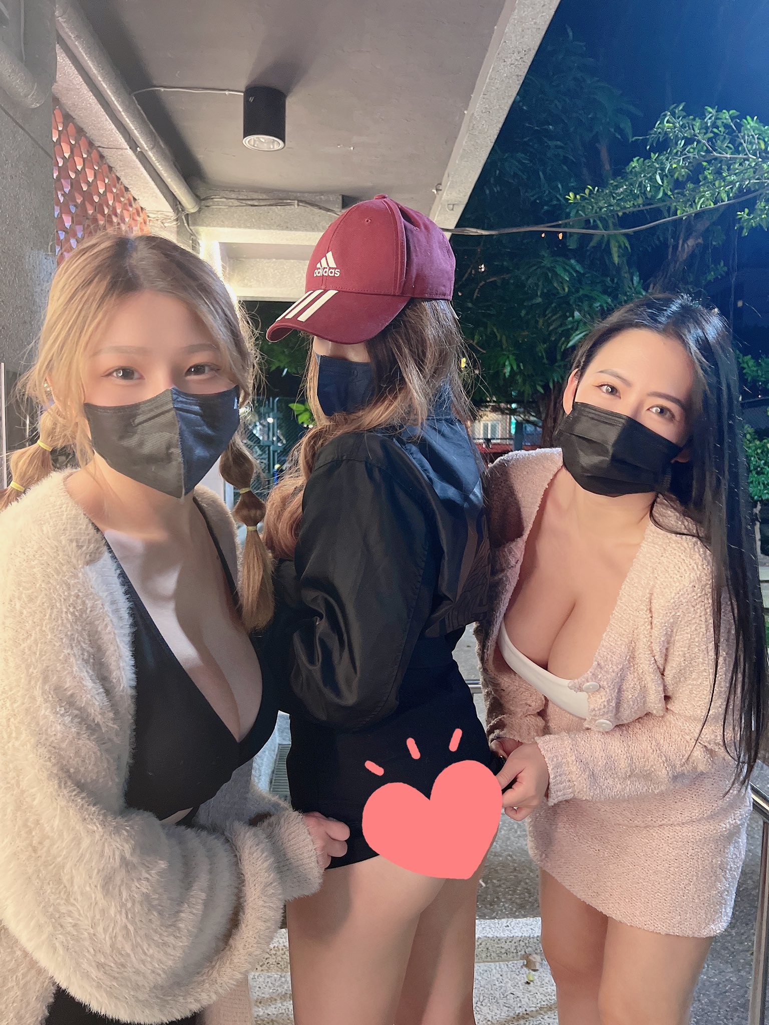 穿上衣服是你优雅端庄的女神 脱下衣服是你的放荡风骚的小母狗 纯欲的外表与放荡的淫叫