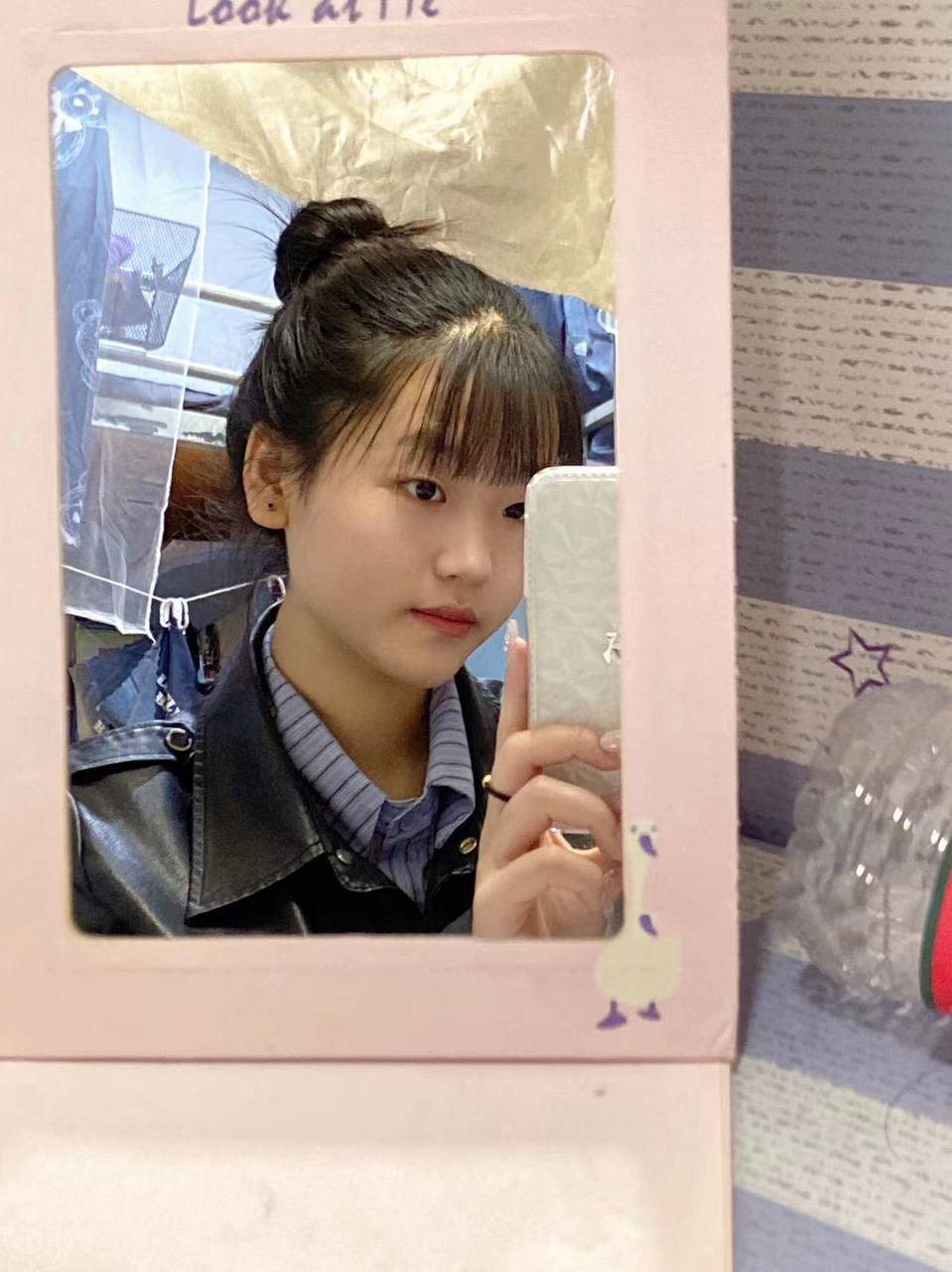 【独家爆料】贵州 铜仁学院 大四学姐 杨依云 骚母狗爱勾引男人