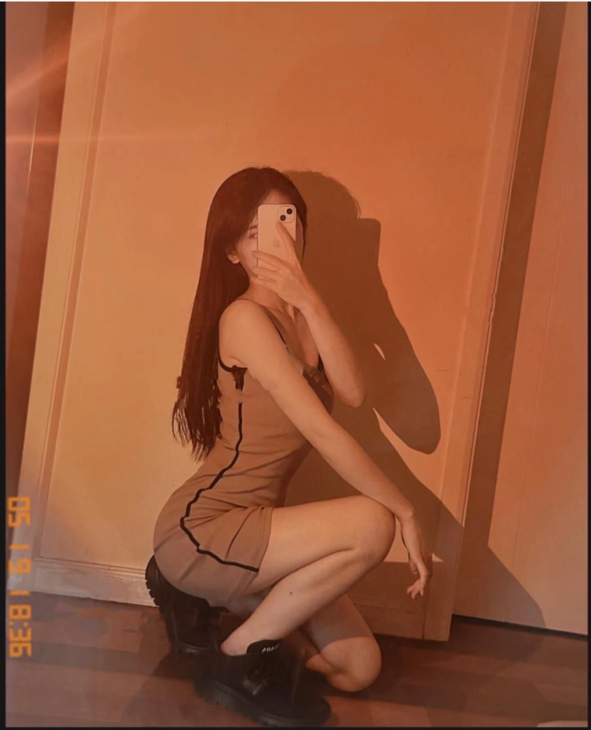 私房最新流出售价50元❤️白金泄密❤️舞蹈学院美女不但逼遭罪，而且屁眼也遭罪