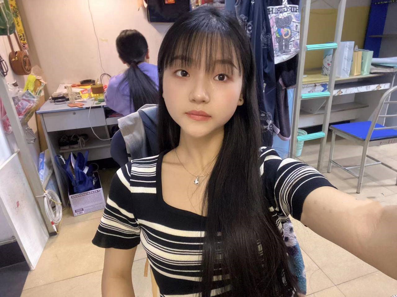 【独家爆料】贵州 铜仁学院 大四学姐 杨依云 骚母狗爱勾引男人