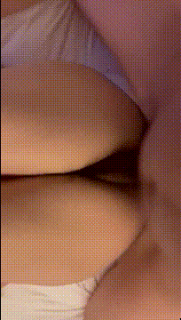 ❤️Q弹小翘臀❤️这么可爱的妹子怎么会这么骚呢，人前淑女，人后欲火焚身！撕破她的丝袜，当做炮架一顿输