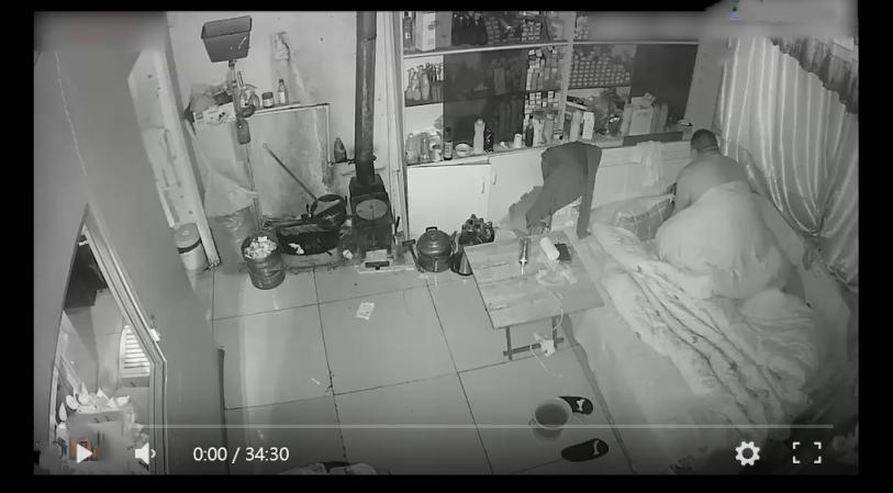 监控记录下的黑龙江熟女 白天在家自慰 偷情邻居 晚上还要使劲搞老公