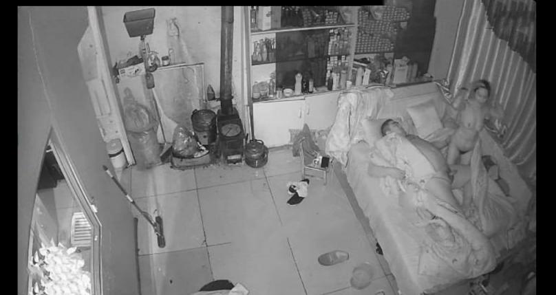 监控记录下的黑龙江熟女 白天在家自慰 偷情邻居 晚上还要使劲搞老公