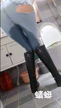 表面还是装的一本正经掩盖着自己的欲望，母G这种下贱又上瘾的感觉根本戒不掉 大神极品调教小骚货