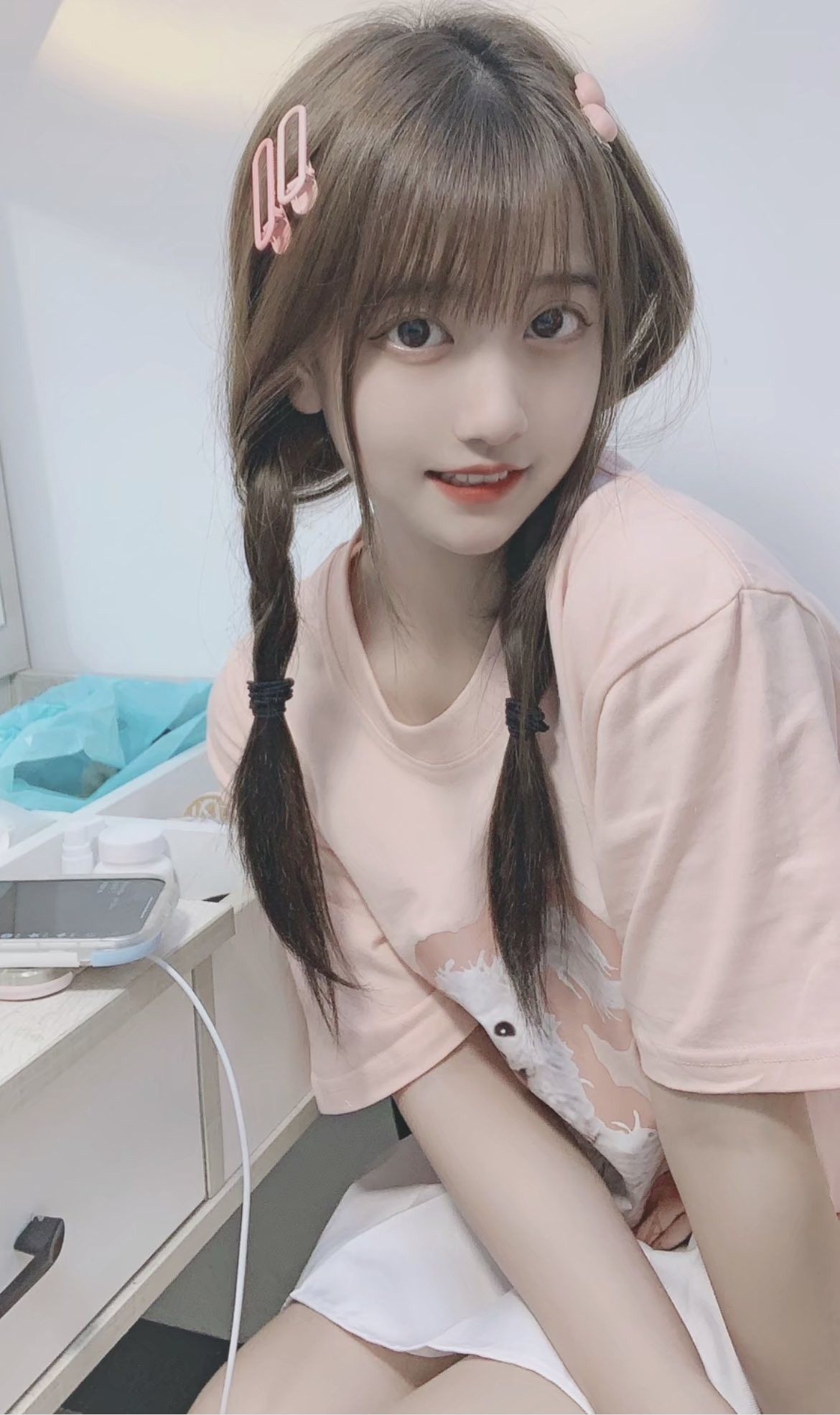 干净无毛小嫩穴 粉嫩一线天 甜美小可爱嗲声嗲气 极品小嫩穴 肆意蹂躏