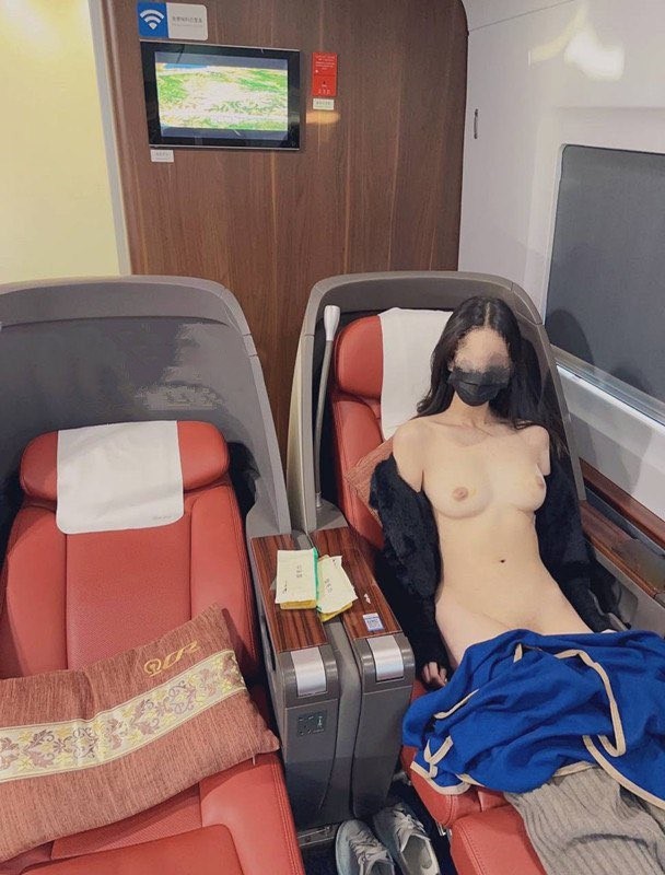 野战就是这种怕被看到 又想让别人看见的刺激 极品反差女神 极限户外公众场所 做爱