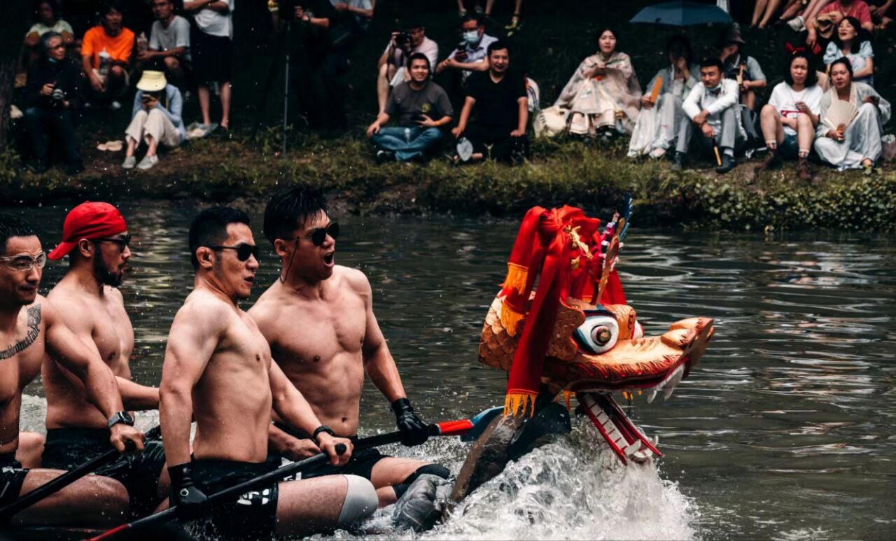 《端午节》祝俊男靓女们端午安康！