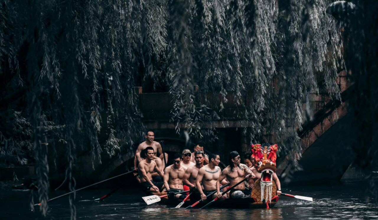 《端午节》祝俊男靓女们端午安康！