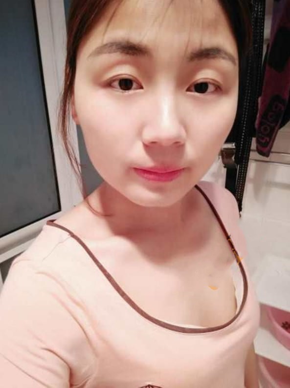 郑州新概念英语老师 王娟Lucy 私下反差母狗 玩车震给主人吃鸡巴被口爆！