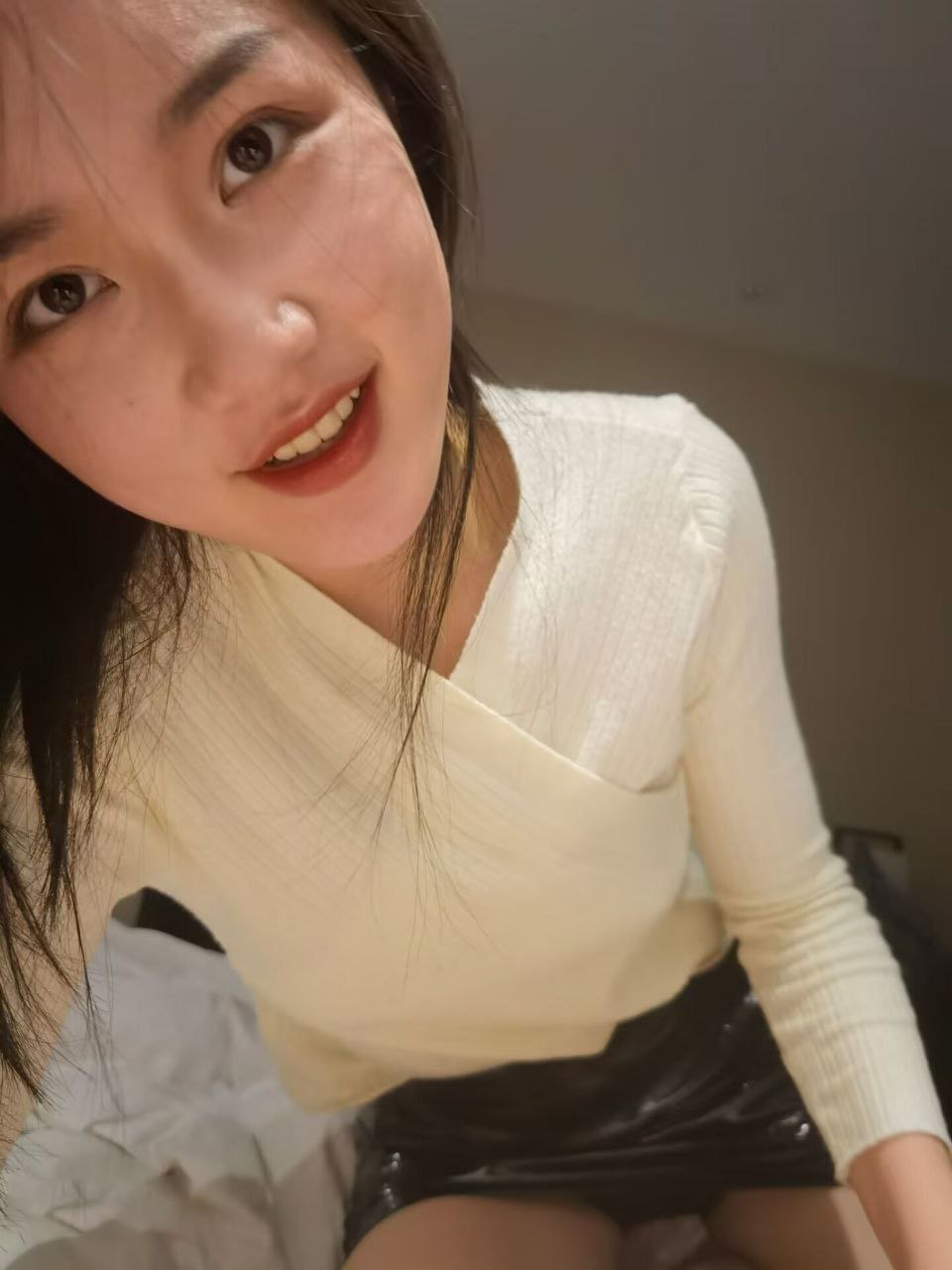 山东烟台少妇王亚楠～滴蜡吃精无所不能 女上位抽插淫叫风骚十足！