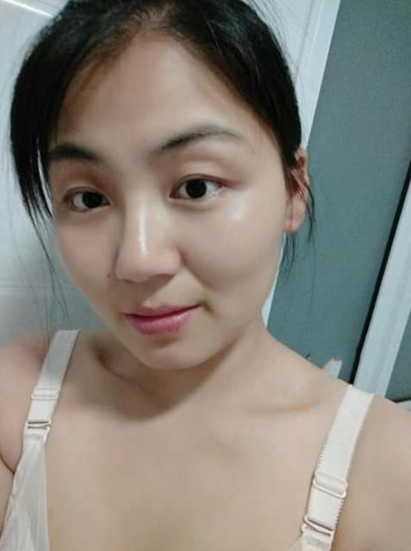 郑州新概念英语老师  王娟Lucy 私下反差母狗 玩车震给主人吃鸡巴被口爆！