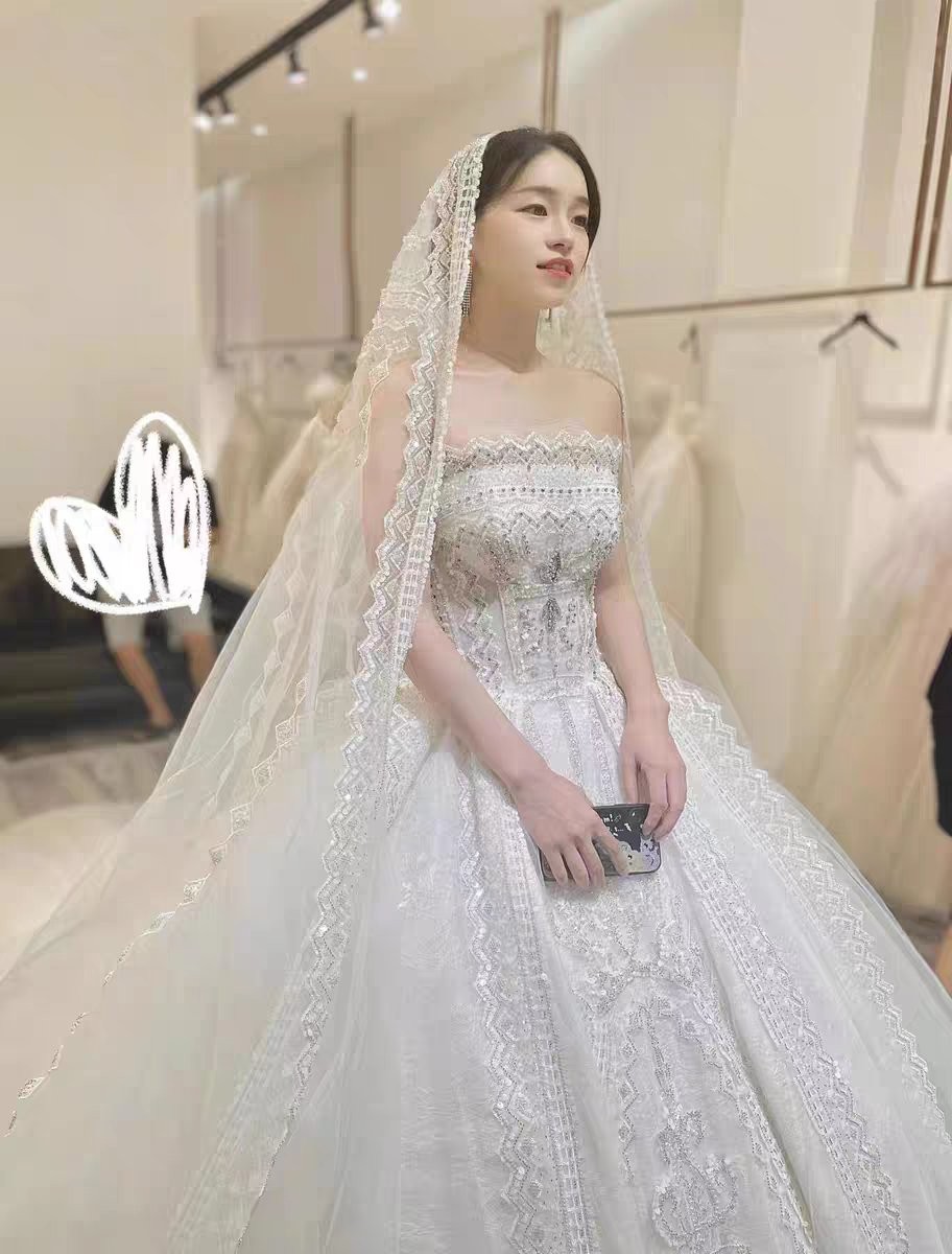 风骚小娇妻 撅高高屁股 粉嫩小穴湿粘淫汁美腿肩上扛爆操 颤挛美妙高潮