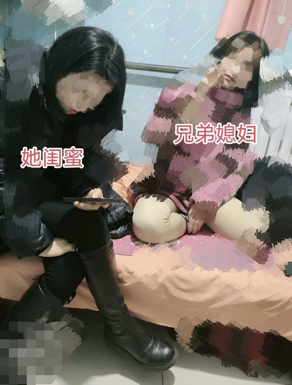 勾搭闷骚反差婊全过程，曝光上百页聊天记录和大量生活照，勾搭过程中被她老公发现，超刺激