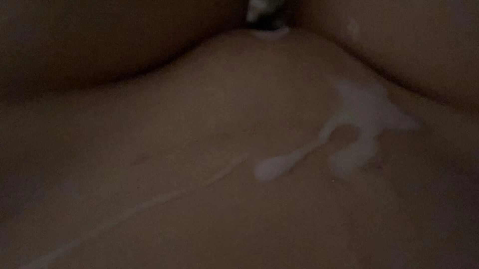 姐姐的腰不是腰，是夺命的弯刀；姐姐的腿不是腿，是塞纳河畔的春水