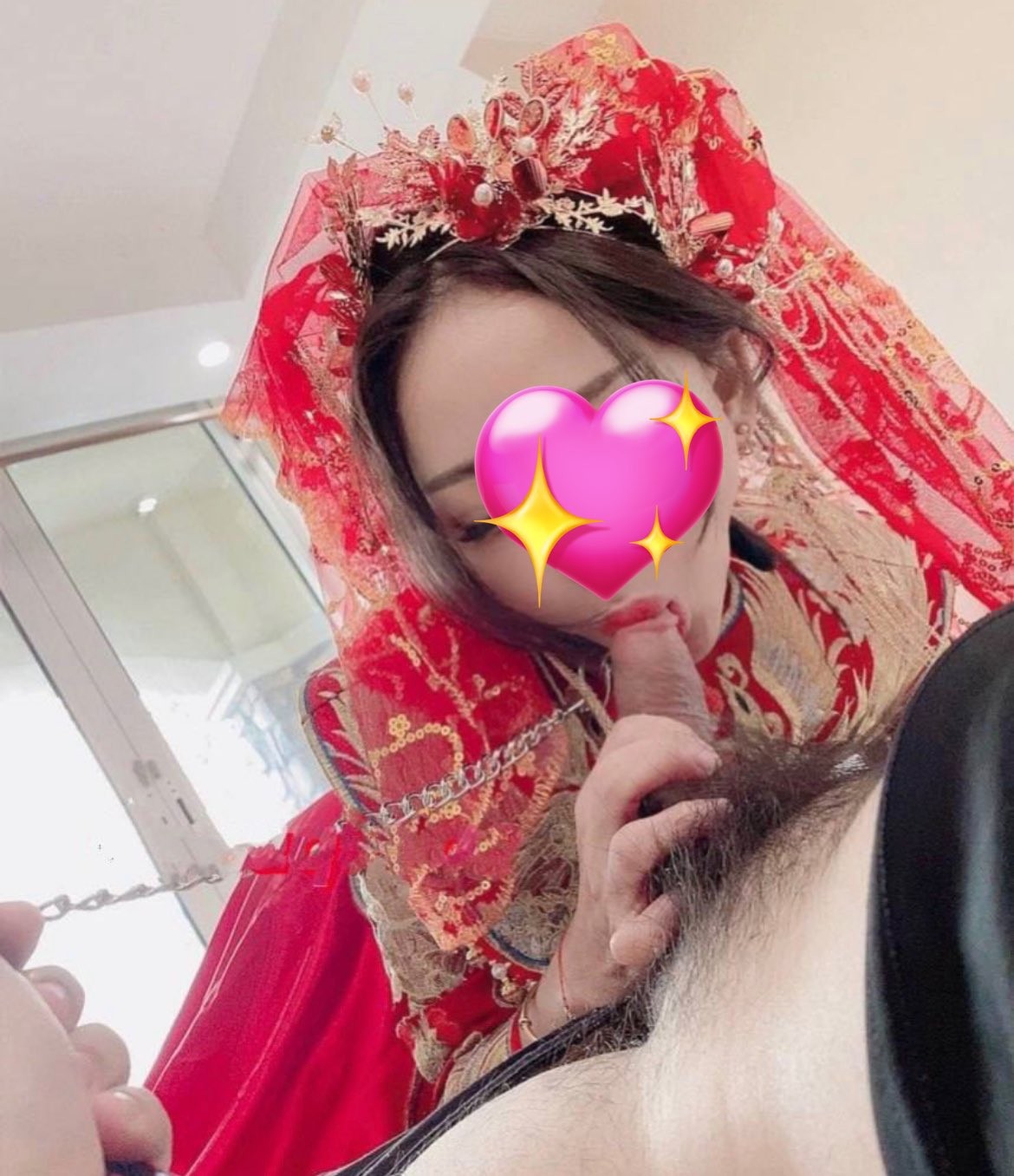 被主人开屁眼了 两个洞里都插满了 以后会不会插两根肉棒子 爆插白嫩小母G的小屁股