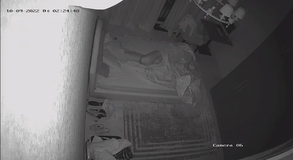 寂寞饥渴难耐 扣逼摸屌独自发泄欲望自慰