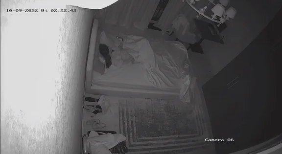 寂寞饥渴难耐 扣逼摸屌独自发泄欲望自慰