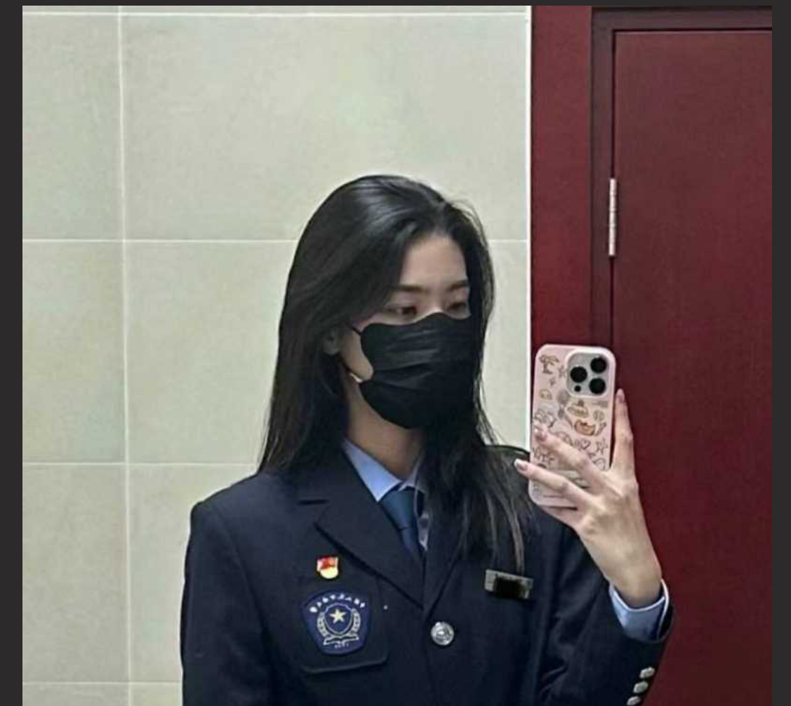 又一美女警花被曝光! 最美警花张津瑜接班人李雨涵 沦为富人的警犬母狗 6段不雅视频流出!