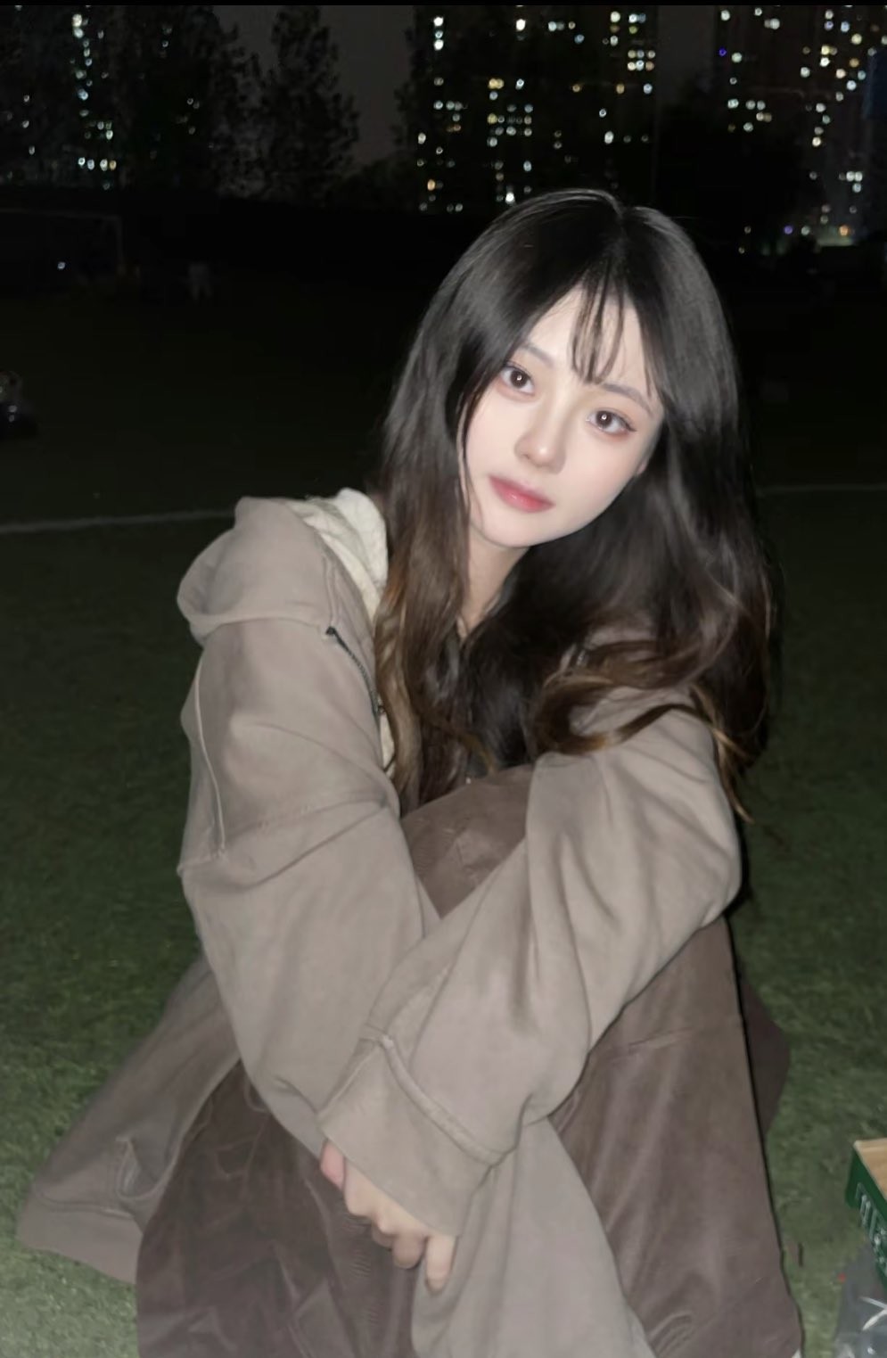 《反差白富美㊙️气质女神》带上狗链的女神那是非常淫贱 你的女神在这里是一只带上狗链的骚母狗 气质尤物