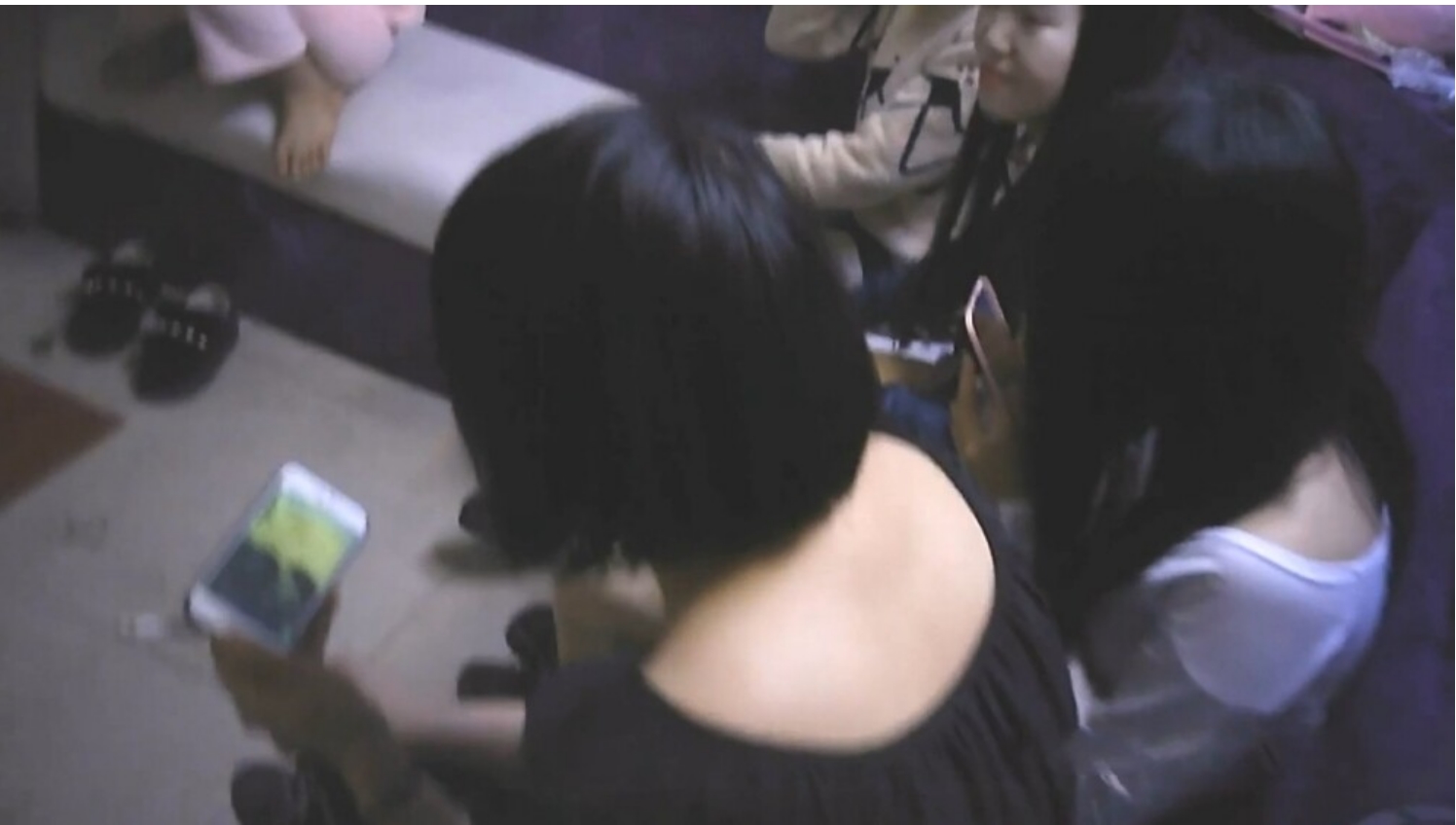 贵在真实嫖C达人城中村路边店吃快餐声音甜美颜值不错的蝴蝶逼小美女被搞的喊疼先吹后肏床被干的哐当响