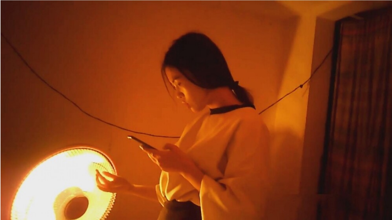 贵在真实嫖C达人城中村路边店吃快餐声音甜美颜值不错的蝴蝶逼小美女被搞的喊疼先吹后肏床被干的哐当响