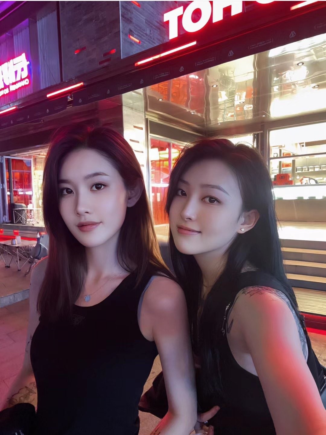 『吃瓜㊙️边打电话边操』和老公开免提 边做边打电话 给老公戴绿帽 太紧张 太刺激了！解锁了新玩法