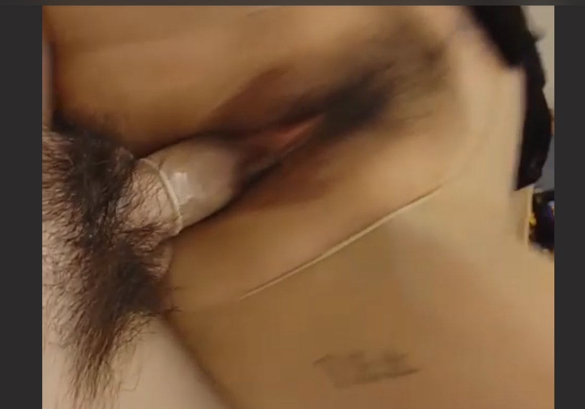 偷情画室老师婚后发展为炮友 最刺激的还是年龄差带来的快感