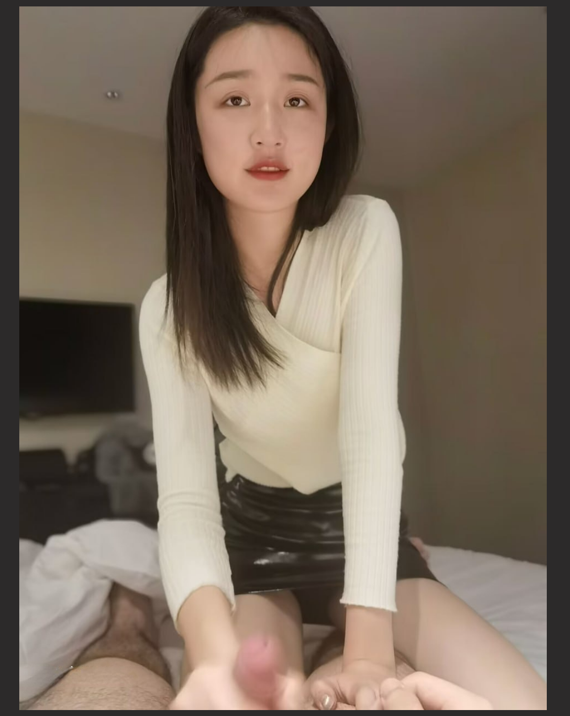 烟台学院大四小姐姐和男友私密视频流出 胸上种满小草莓