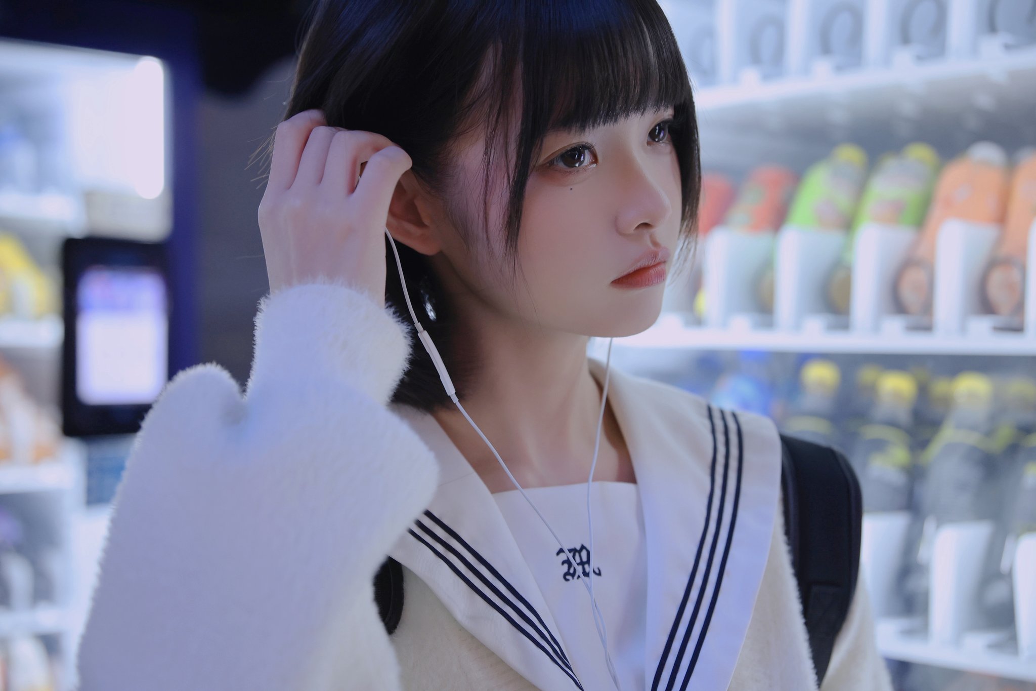 体验过灌肠吗？体内被撑满的感觉真的好爽。外人眼中的女神内心渴望被当成妓女一样狠狠羞辱