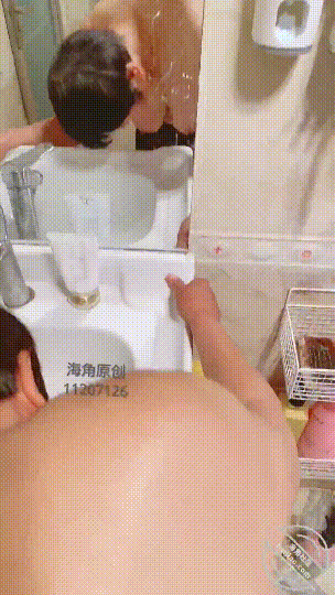 先是妈妈后是姥姥 最强刺激洗手间霸王硬上弓内射61岁吊钟巨乳姥姥对话有字幕