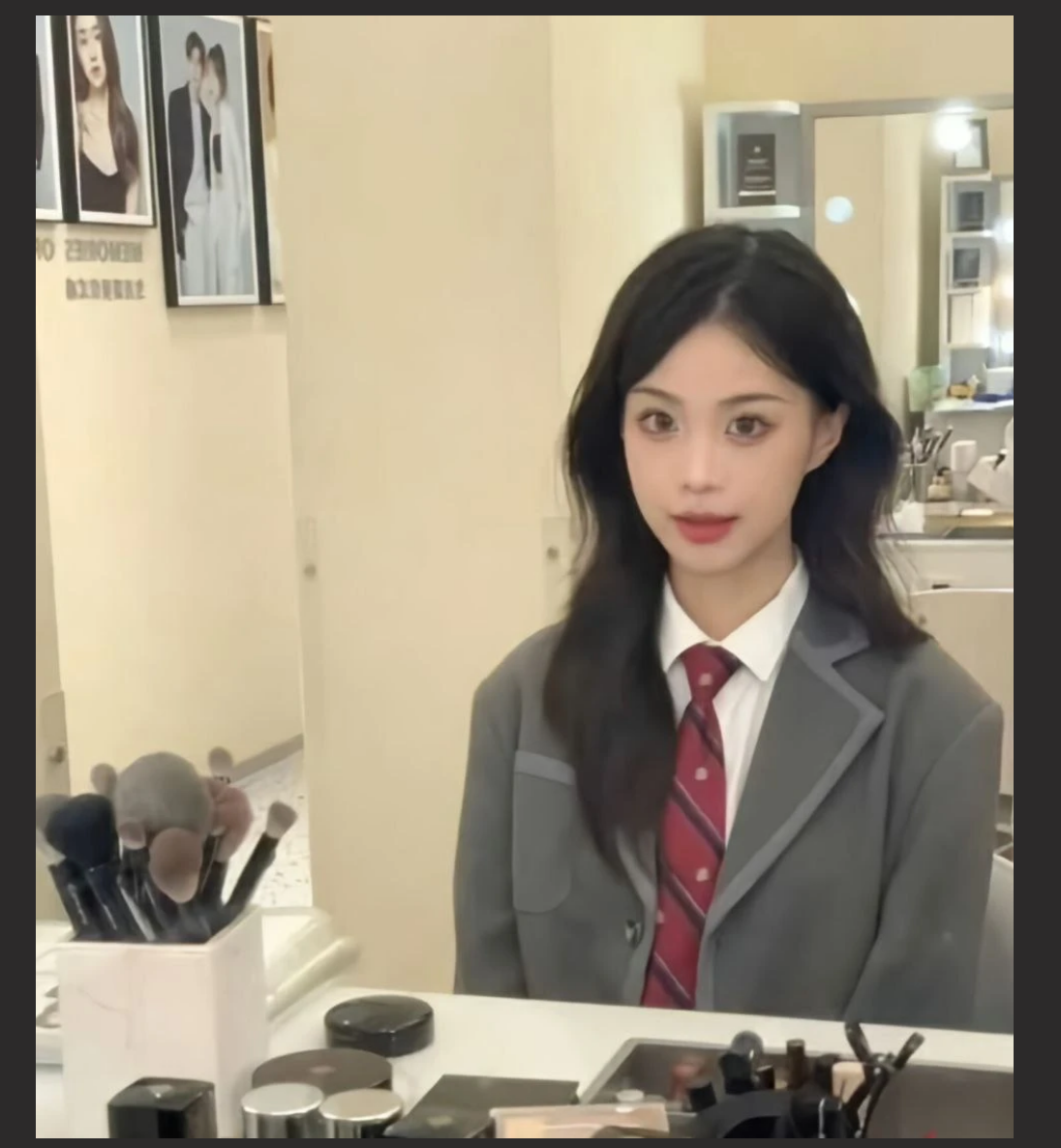 浙江大学艺术学院极品学生妹反差视频流出  活泼开朗的女孩子也可以这么骚