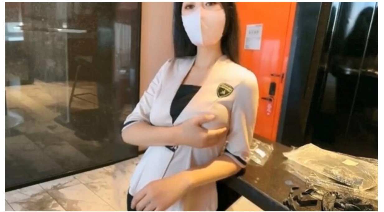 “我要给老老公戴绿帽子！我一会就要走了快点嘛”性感职业装女白领中午休息时间找情人酒店偷情 气质尤物