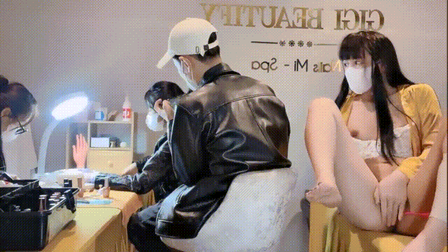 户外露出被发现了 能怎办？赶紧跑啊！老师办公室掏出来给你看看 找了好多点 终于找到个探头死角